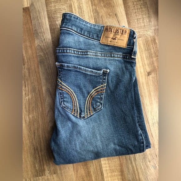 HOLLISTER Low Rise Boot Cut Jean - Picture 2 of 6